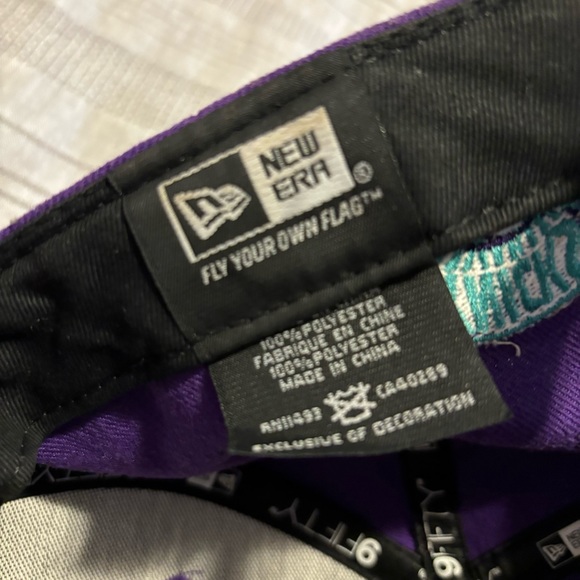 New Era New York Knicks Adjustable Hat - Picture 6 of 7